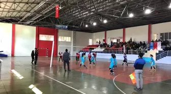 Sason'da Ortaokullar Arası Voleybol Turnuvası