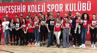 Bahçeşehir Koleji Oyuncuları Sahada Eşlerine Karşı Ter Döktü