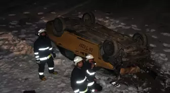 Muradiye'de Ticari Taksi Uçuruma Devrildi: 2 Yaralı