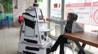 Bu Kafede Servisi Robot Yapıyor