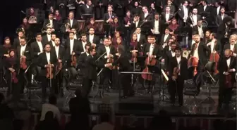 Tahran'da Beethoven'ın 250'nci Doğum Günü Anısına Konser