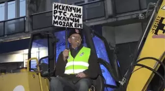 Sırbistan'da Hükümet Karşıtı Protestolar Sürüyor