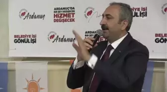 Bakan Gül: 'Siyaseti Millete Hizmet Aracı Olarak Görüyoruz'