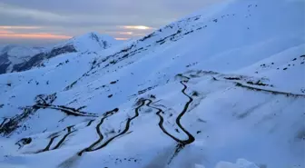 Karlı Yollar Şırnak'ta Kartpostallık Görüntüler Oluşturdu