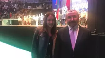 Başkan Adayı İsmail Erdem Liseli Begüm'ü Kızılordu Korosu ile Buluşturdu