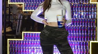 Ece Yaşar ve İlayda Akdoğan Red Bull Retro Oyun Gecesi'ndeydi