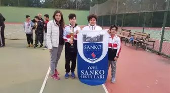 Sanko Okulları Yıldız Erkek Tenis Takımı İl İkincisi Oldu