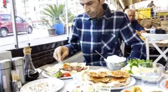 Sağlığına Kavuşunca İlk İşi 'Adana Kebap' Yemek Oldu