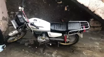 Duvarı Delip Motosikleti Çalan Zanlı Yakalandı