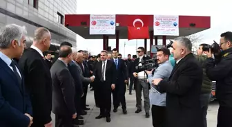 Nevruz Tatili İçin Gelen İranlılara Çiçekli Karşılama