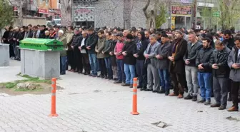 Karaman'da Bıçaklanarak Öldürülen Adam Defnedildi