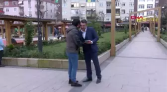 Kocaeli Çaycı Başkan Adayı Çay Dağıtıp, Oy İstedi