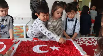 Anaokulu Öğrencilerinden 'Şanlı Bayrağım' Sergisi