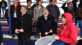 Başkan Can Tribüne Çıktı, Amigo Gibi Davul Çalıp Tezahürat Yaptı