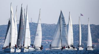 İzmir Kış Trofesi 3 Ayak Yarışları Çanakkale Deniz Zaferi'nin 104. yılı anısına koşuldu!