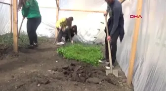 Bursa Coğrafya Dersini Çiftçilik Yaparak Öğreniyorlar