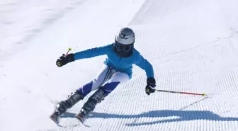 Tunceli'de 'Kaymakamlık Kupası' Kayak Yarışması