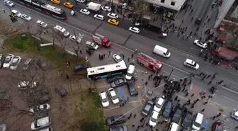 Beyazıt Meydanı'nda Halk Otobüsü Faciası: 4 Yaralı