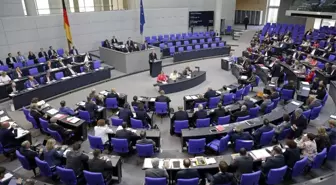 Alman Ordusu'nun Afganistan'daki Görev Süresi Uzatıldı