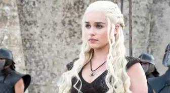 Emilia Clarke, Game Of Thrones'un İlk Sezonlarında 2 Defa Beyin Anevrizması Geçirmiş