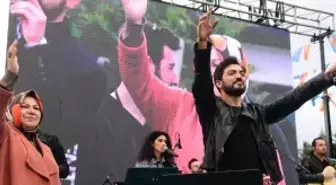 AK Parti Sancaktepe Belediye Başkan Adayı Döğücü, Konserde Eğlenen Gençlerle Buluştu