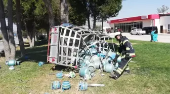 Denizli'de Tüp Dolu Römorkun Devrildiği Kazada Faciadan Dönüldü