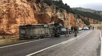 Adıyaman'da İki Ayrı Kazada 20 Kişi Yaralandı