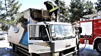 Isparta'da Seyir Halindeki Gıda Yüklü Kamyonda Yangın