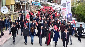 AK Parti Yürüyüşüne Yoğun Katılım