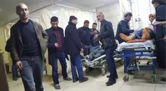 Diyarbakır'da CHP'lileri Taşıyan Minibüse, Otomobil Çarptı: 7 Yaralı