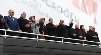 Kavak'ta Şölen Havasında Miting