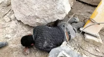 Üzerine Vinç Devrilen İşçi Ağır Yaralandı