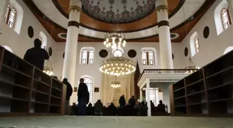 Rize'de Taşınan Eski Orta Cami Yeni Yerinde İbadete Açıldı