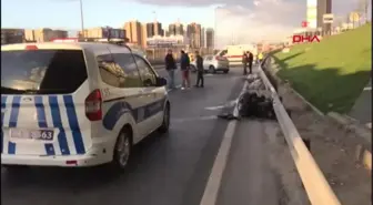 İstanbul- Cevizlibağ'daki Trafik Kazasında Otomobilin Motoru Yerinden Fırladı