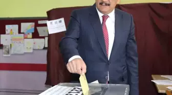 Büyükşehir Belediye Başkan Adayları Oyunu Kullandı