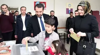 Elazığ'da AK Parti ve MHP'li Başkan Adayları Oylarını Kullandı