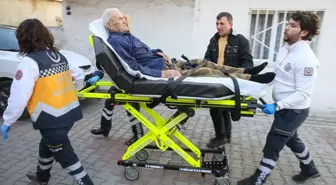 İzmir'de Hastalar Oy Kullanmaya Ambulansla Götürüldü