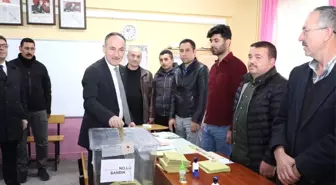 Kırıkkale'de Siyasiler Oylarını Kullandı