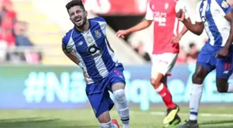 Porto'nun Yıldızı Alex Telles, Penaltı Atarken Sakatlandı!