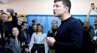 Ukrayna'da Devlet Başkanlığı Seçiminin İlk Turunda En Fazla Oyu Komedyen Zelenskiy Aldı