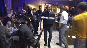 Başkanlığı Kazanan Fatih Mehmet Maçoğlu, Arkadaşlarına Yemek Servisi Yaptı