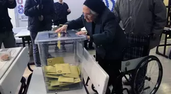 Kars'ta Oylar Tekrar Sayılıyor