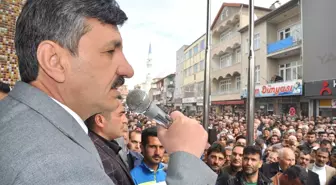 Makam Koltuğunu Kaldırıp Tahta Sandalyeye Oturdu