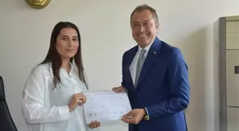 Başkan Savaş, Mazbatasını Alıp Göreve Başladı
