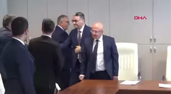 Çanakkale'de CHP'li Gökhan, Mazbatasını Aldı