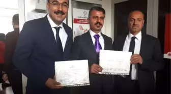 Çukurca Belediye Başkanı Dündar, Mazbatasını Aldı