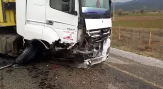 Denizli'de Trafik Kazası 1'i Ağır 2 Yaralı