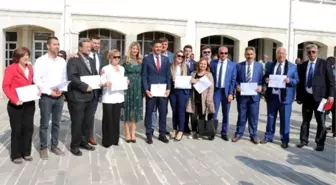 Foça'da Başkan Gürbüz, Mazbatasını Aldı