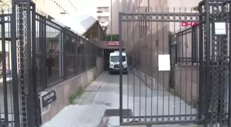 İzmir'de Meclis Üyesinin 16 Yaşındaki Oğlu İntihar Etti