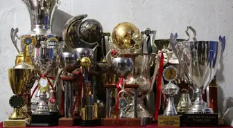 Manisaspor'un Kupalarını Kasap Satın Aldı